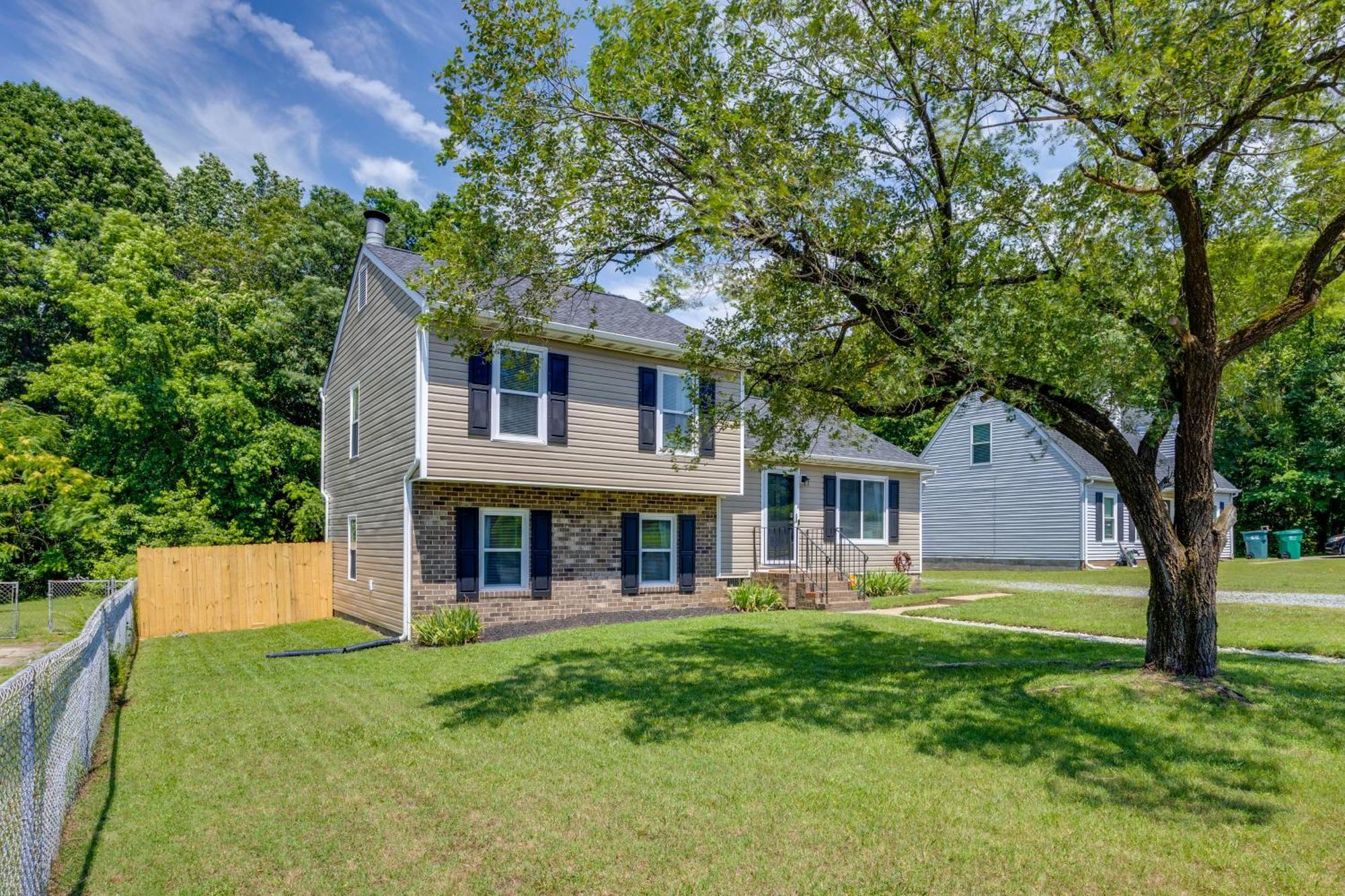 Modern With Deck, Close To Downtown! Holiday home Richmond